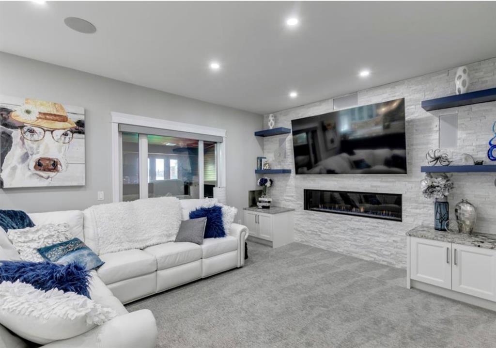 243 East chestermere Drive E