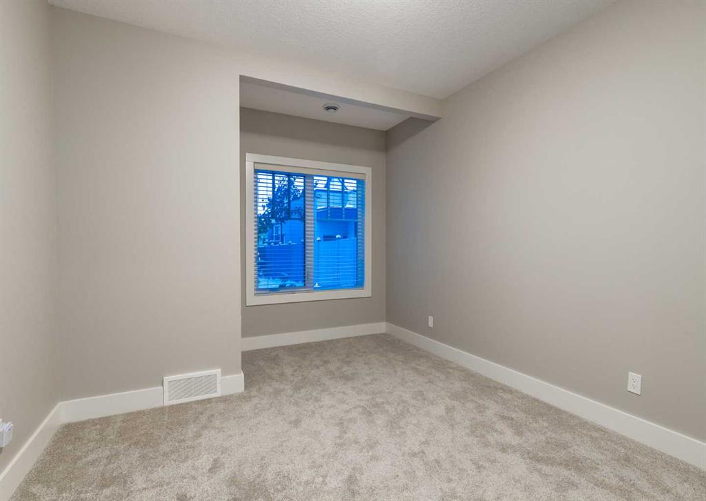 21 Trasimeno Crescent SW