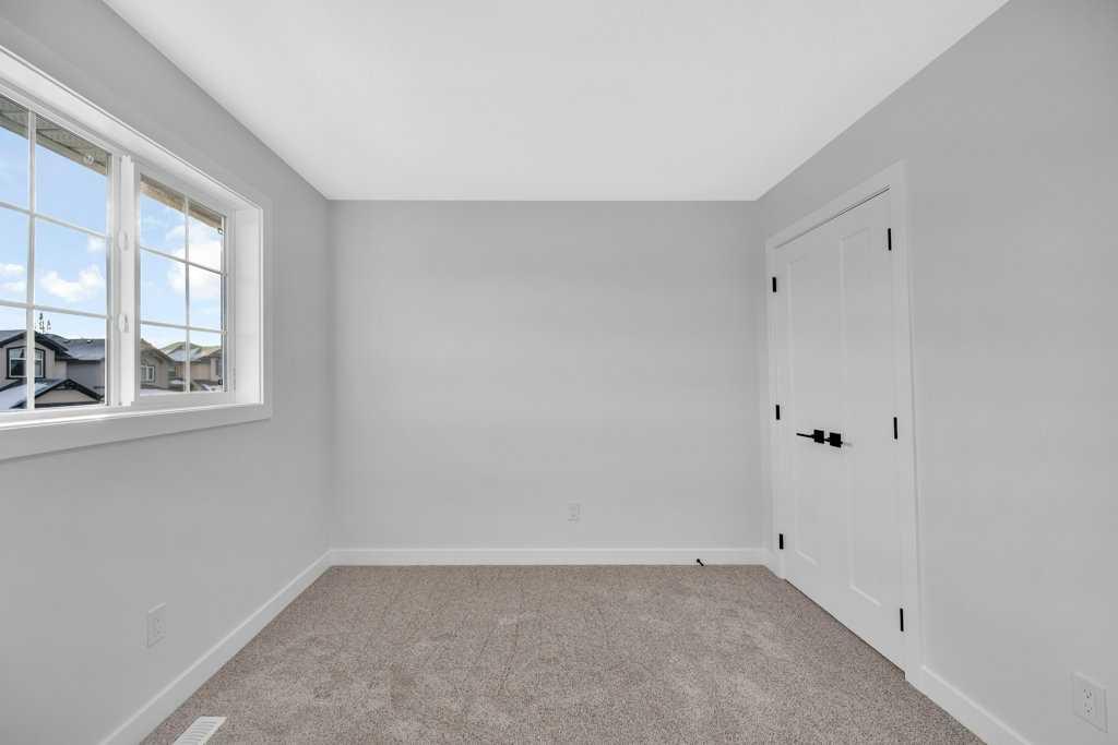 7 Cranfield Crescent SE