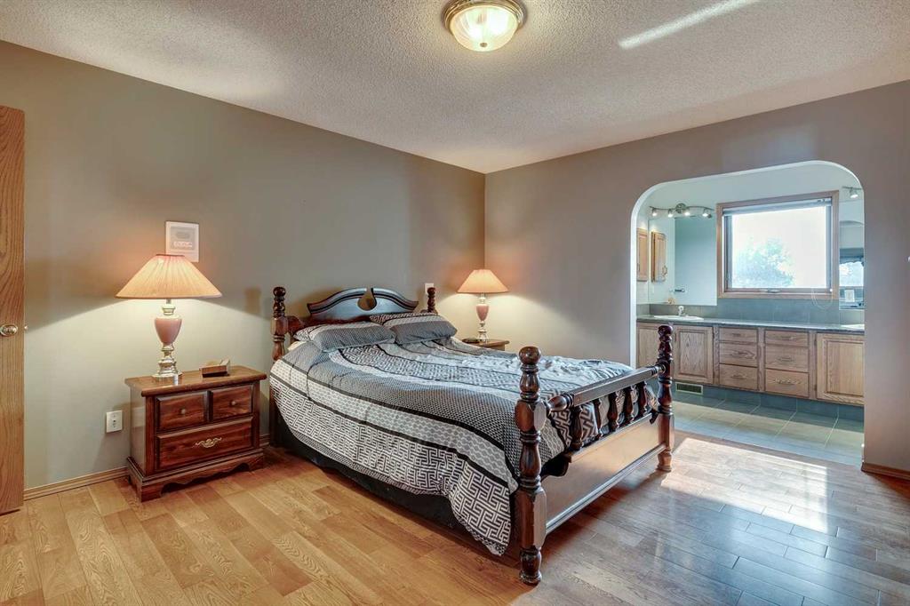 281 Lakeside Greens Crescent