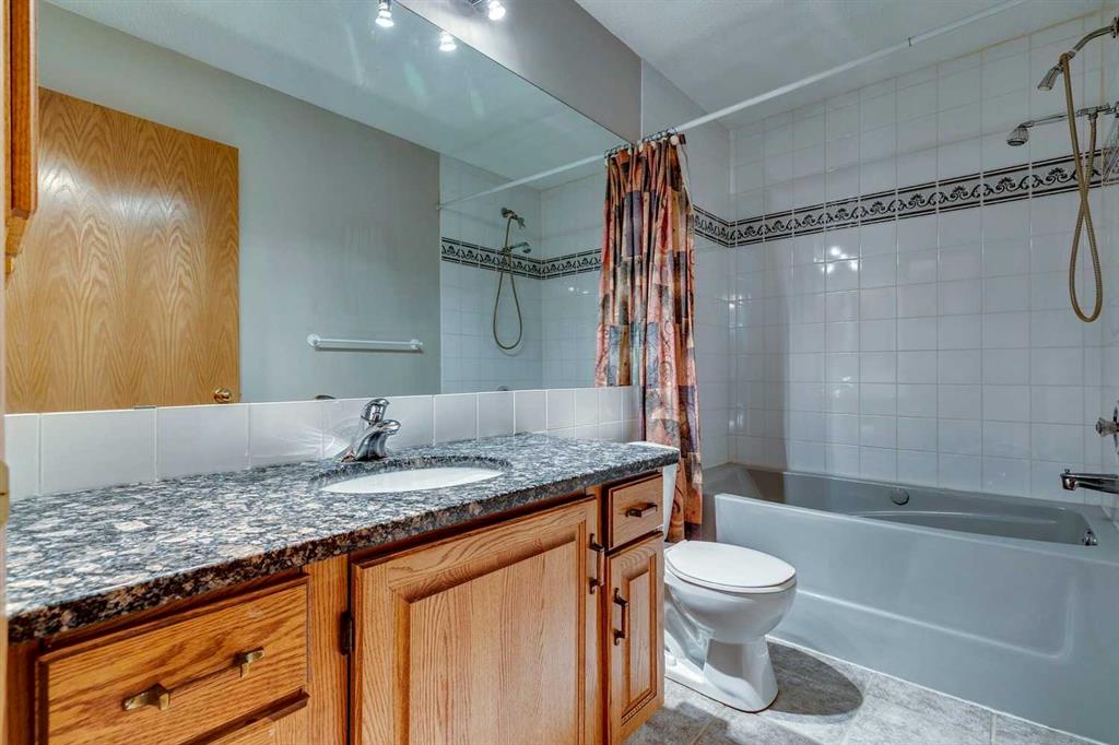 281 Lakeside Greens Crescent