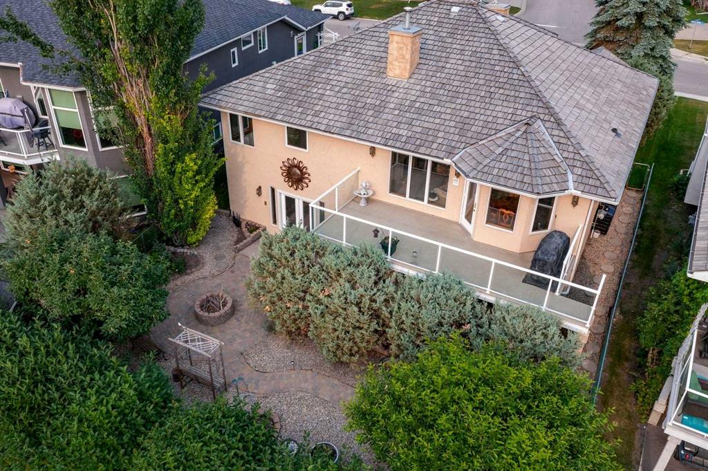 281 Lakeside Greens Crescent