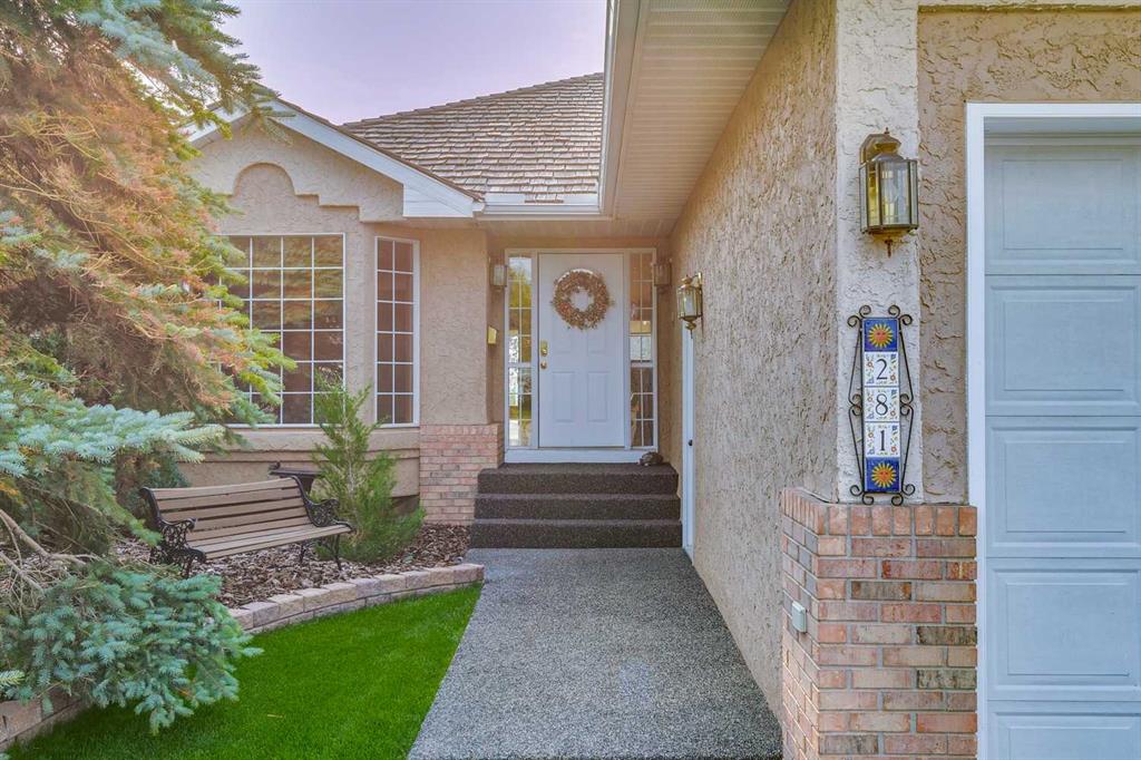 281 Lakeside Greens Crescent