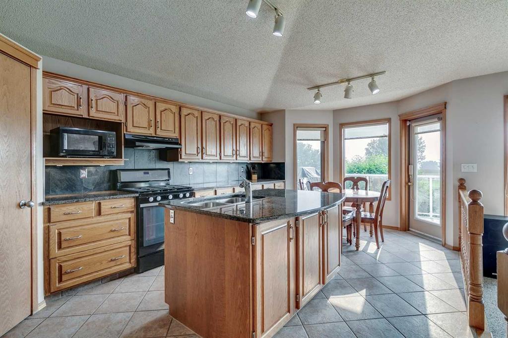 281 Lakeside Greens Crescent