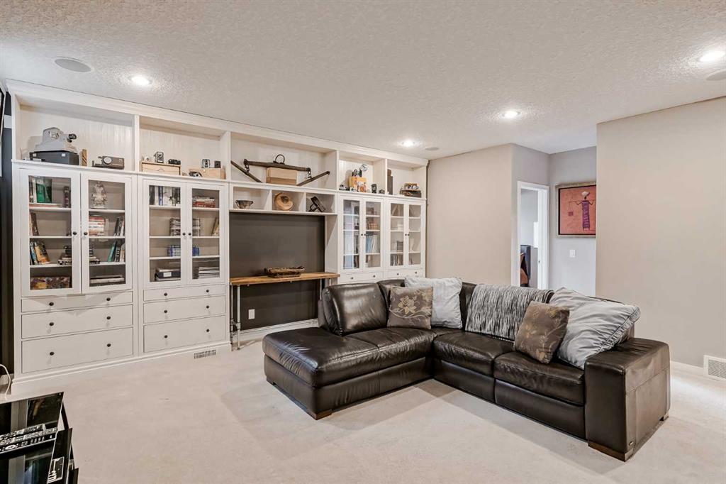 15 Ridge View Place