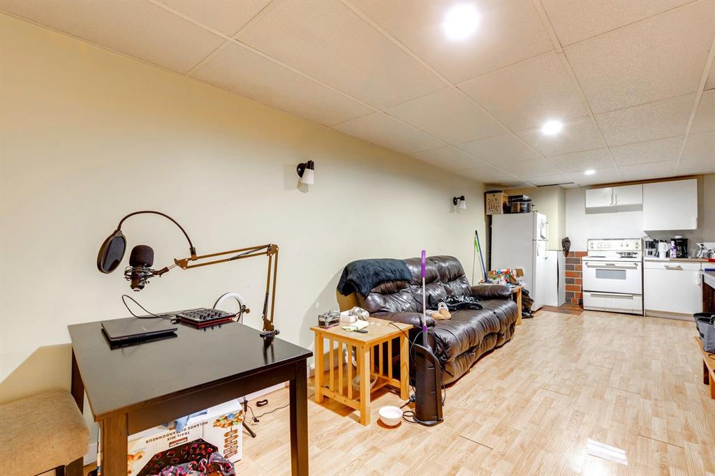 105 Fielding Drive SE