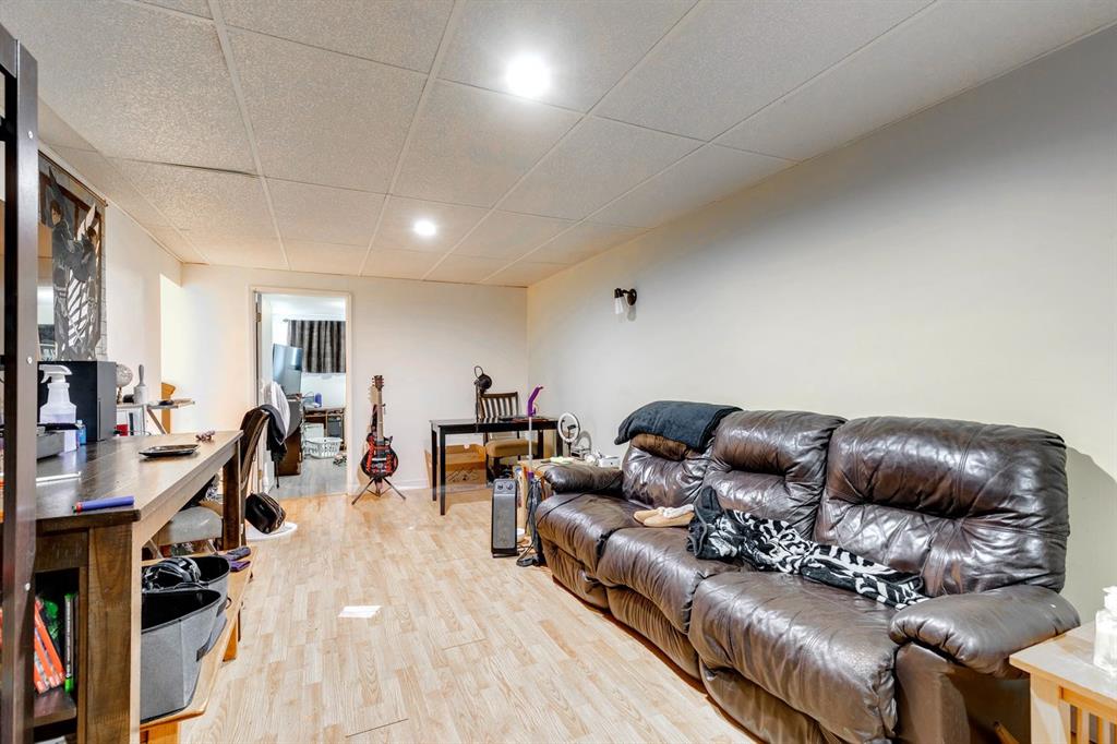 105 Fielding Drive SE