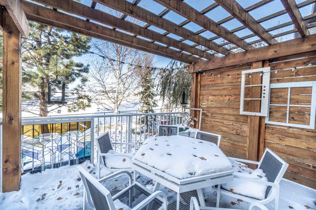 62 Drake Landing Crescent