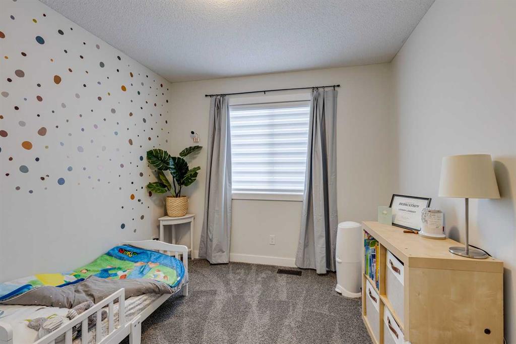 218 Midgrove Mews SW