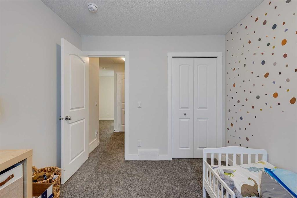 218 Midgrove Mews SW