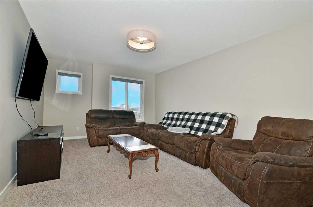 121 Kingsbury Close SE