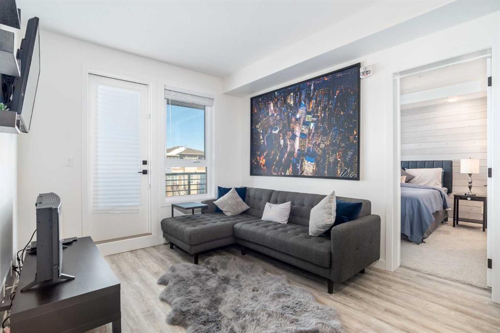 350 Livingston Common NE, #1206