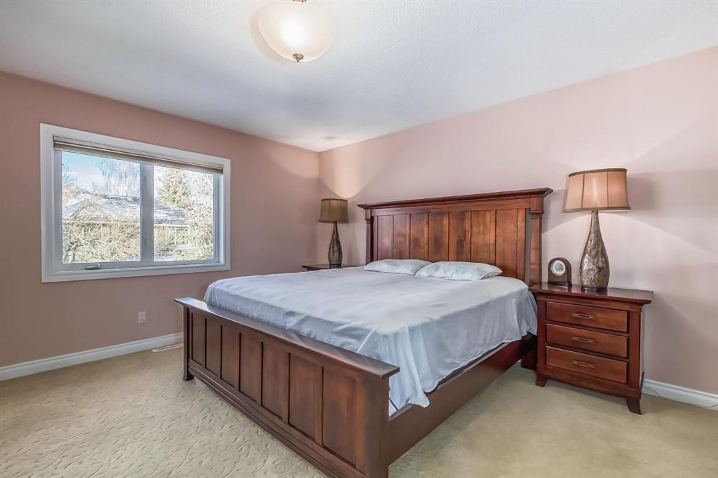 132 Evergreen Close SW