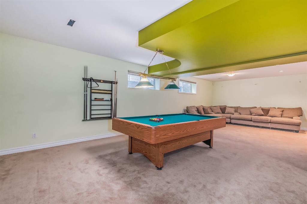 132 Evergreen Close SW