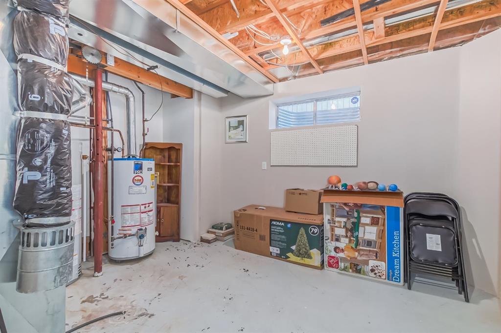 132 Evergreen Close SW