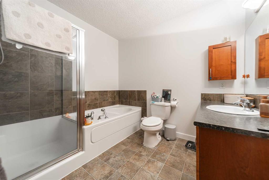 30 Discovery Ridge Close SW, #219