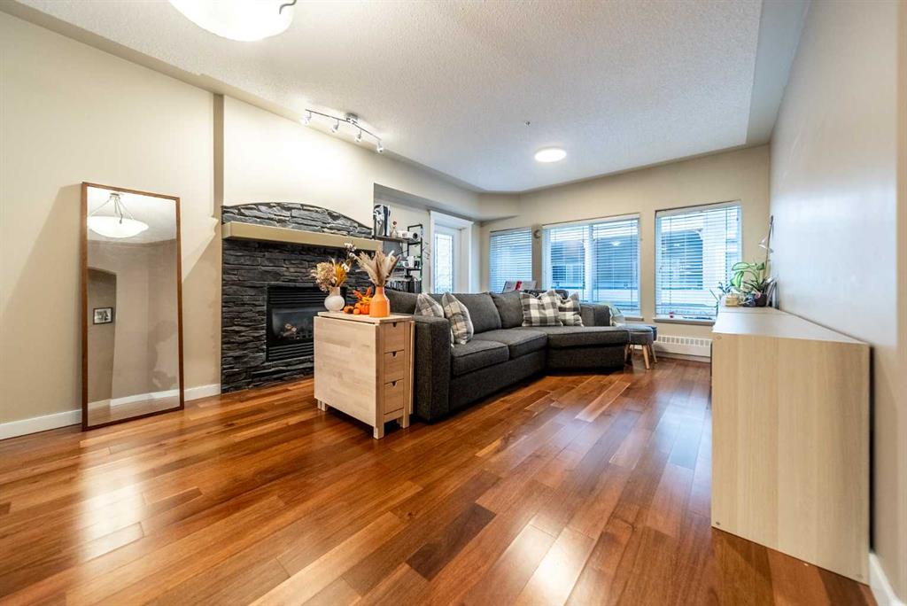 30 Discovery Ridge Close SW, #219