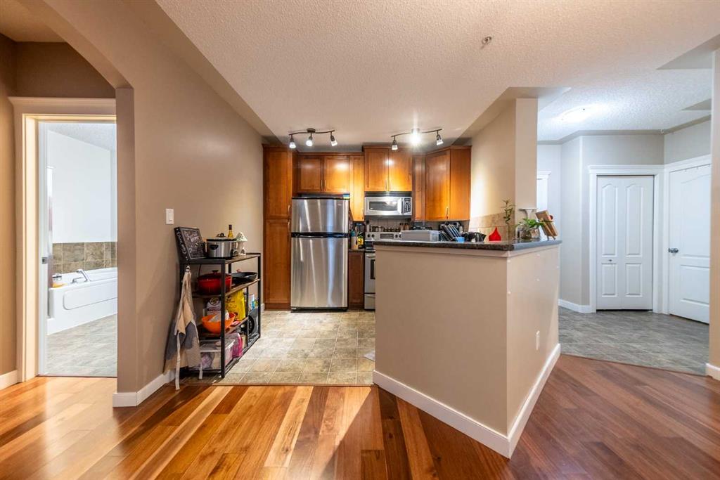 30 Discovery Ridge Close SW, #219