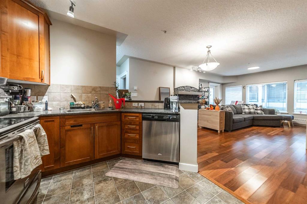 30 Discovery Ridge Close SW, #219