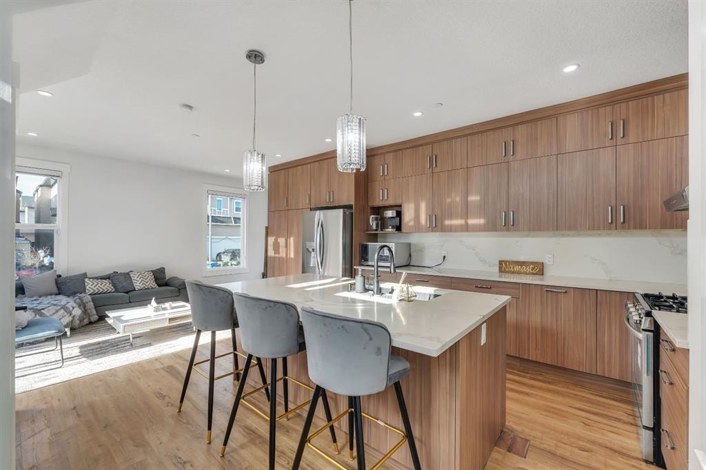 32 Covecreek Mews NE