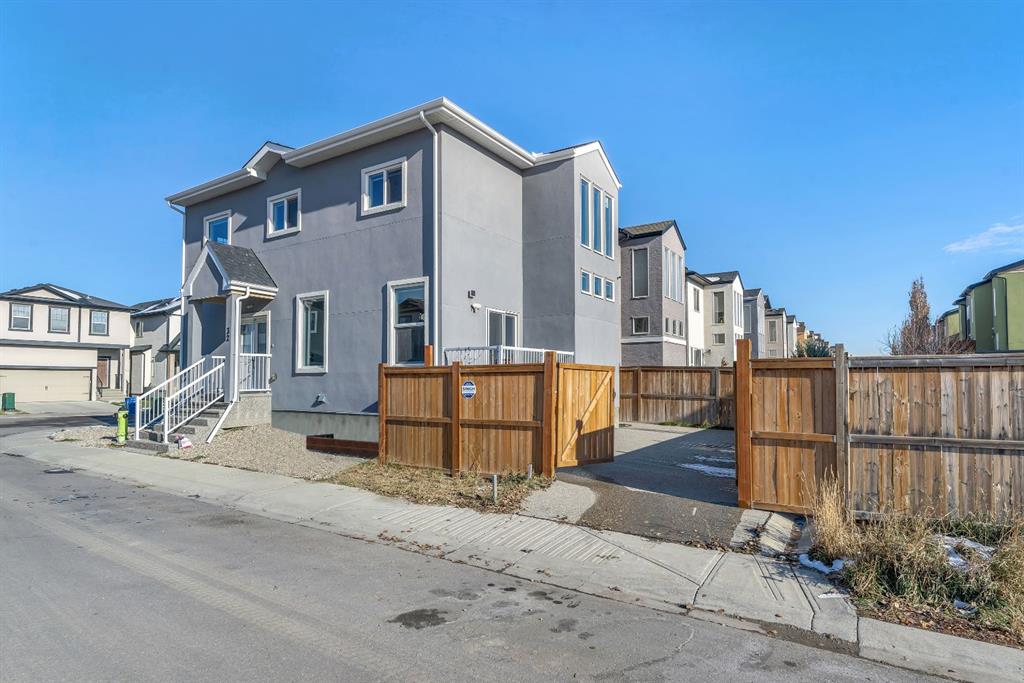 32 Covecreek Mews NE