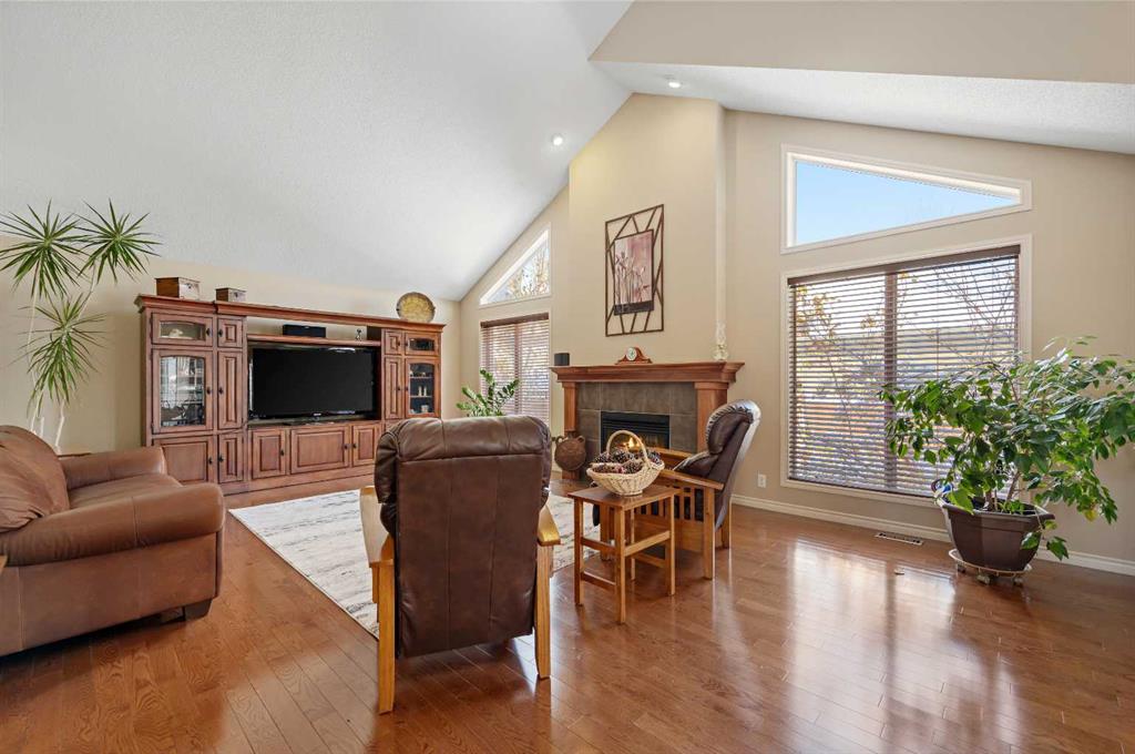 214 Cranleigh Bay SE