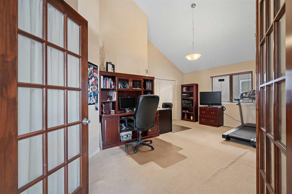 214 Cranleigh Bay SE