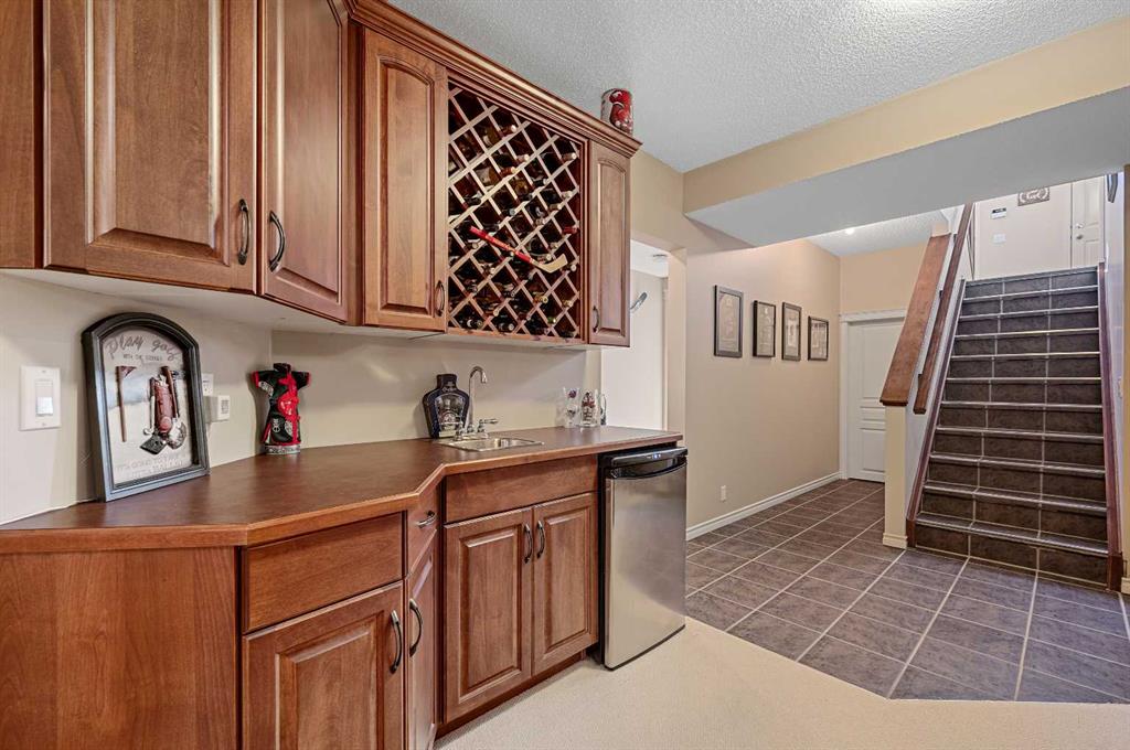 214 Cranleigh Bay SE
