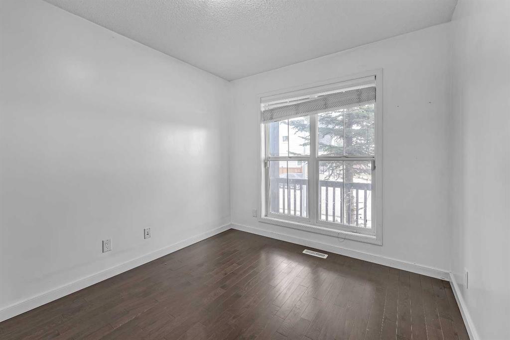 1202 New Brighton Park SE