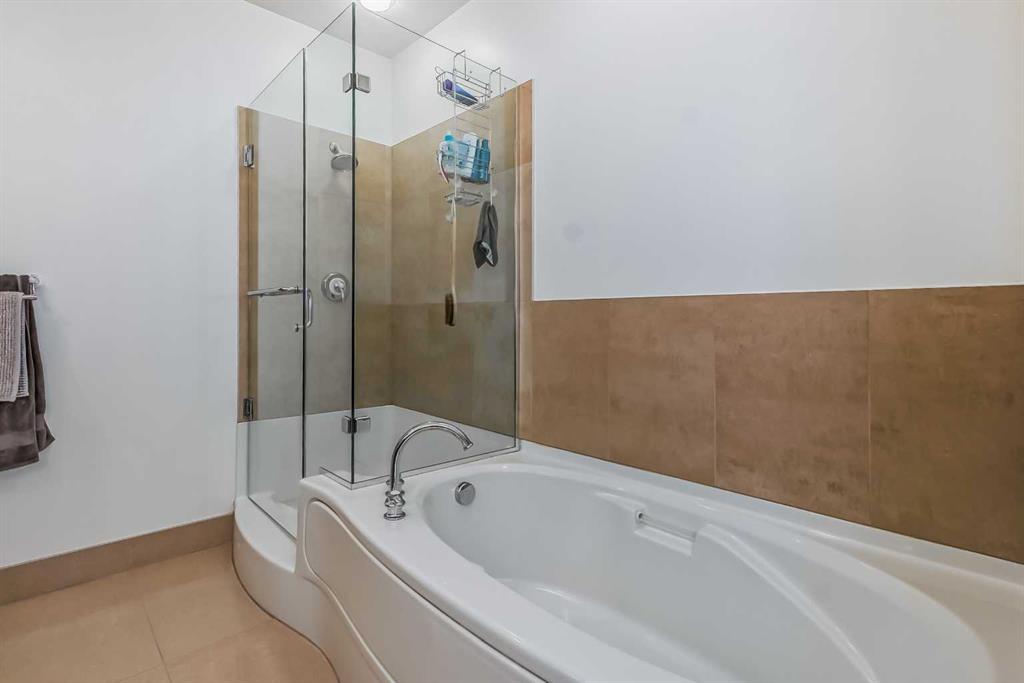 817 15 Avenue SW, #2500
