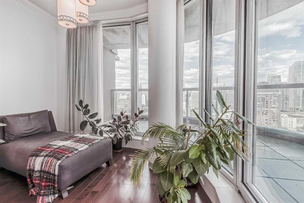 817 15 Avenue SW, #2500
