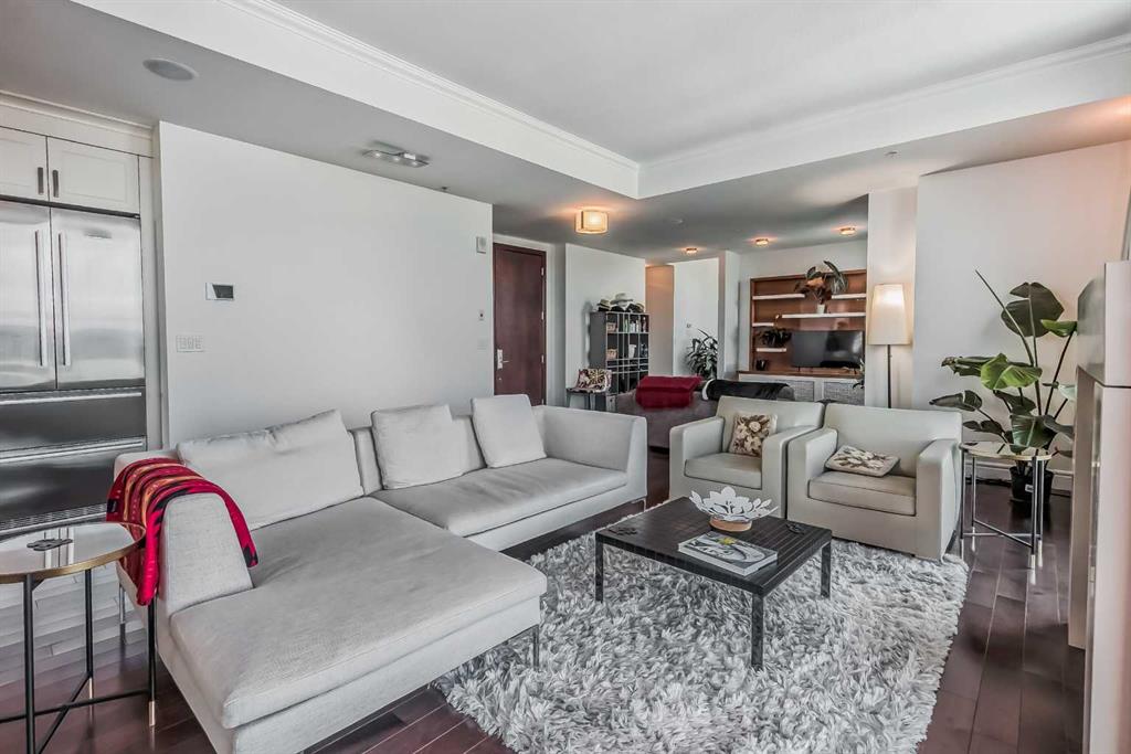 817 15 Avenue SW, #2500