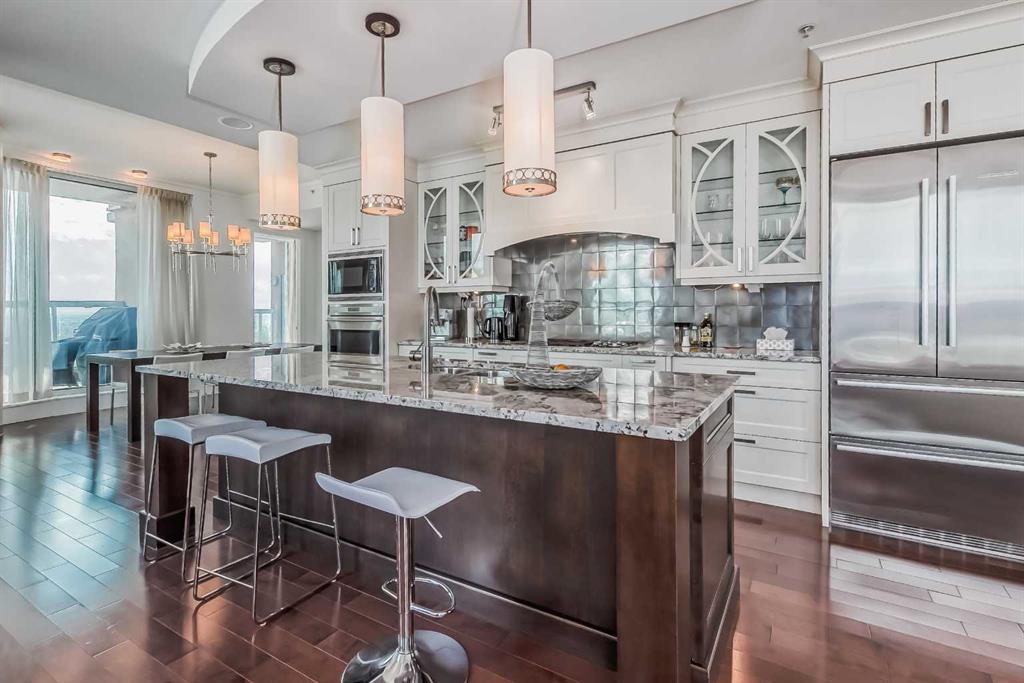 817 15 Avenue SW, #2500