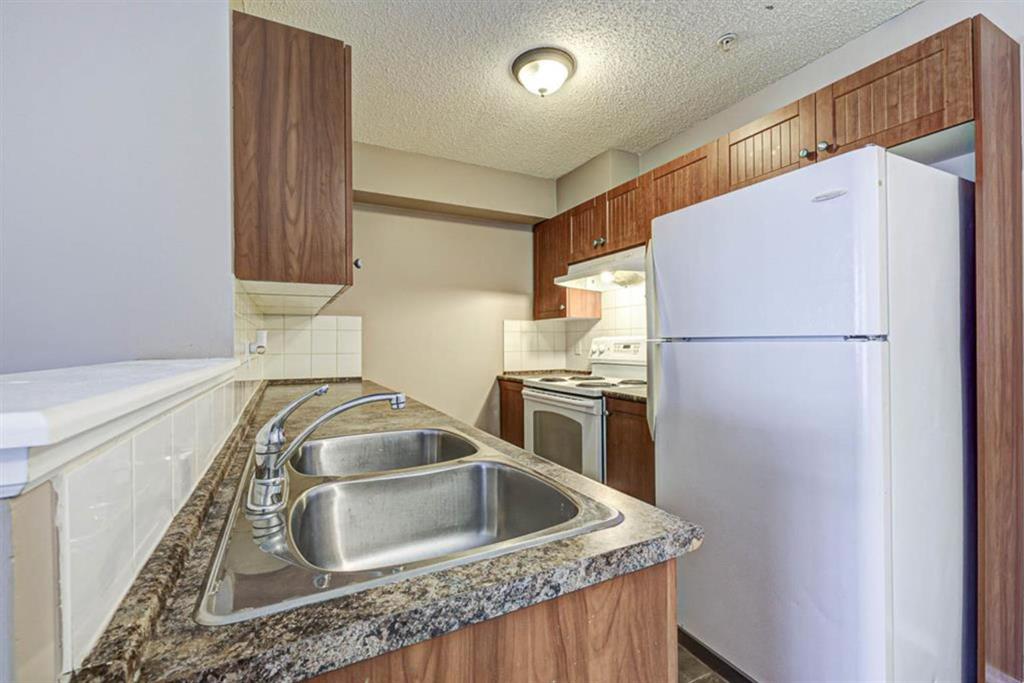8 BRIDLECREST Drive SW, #2135