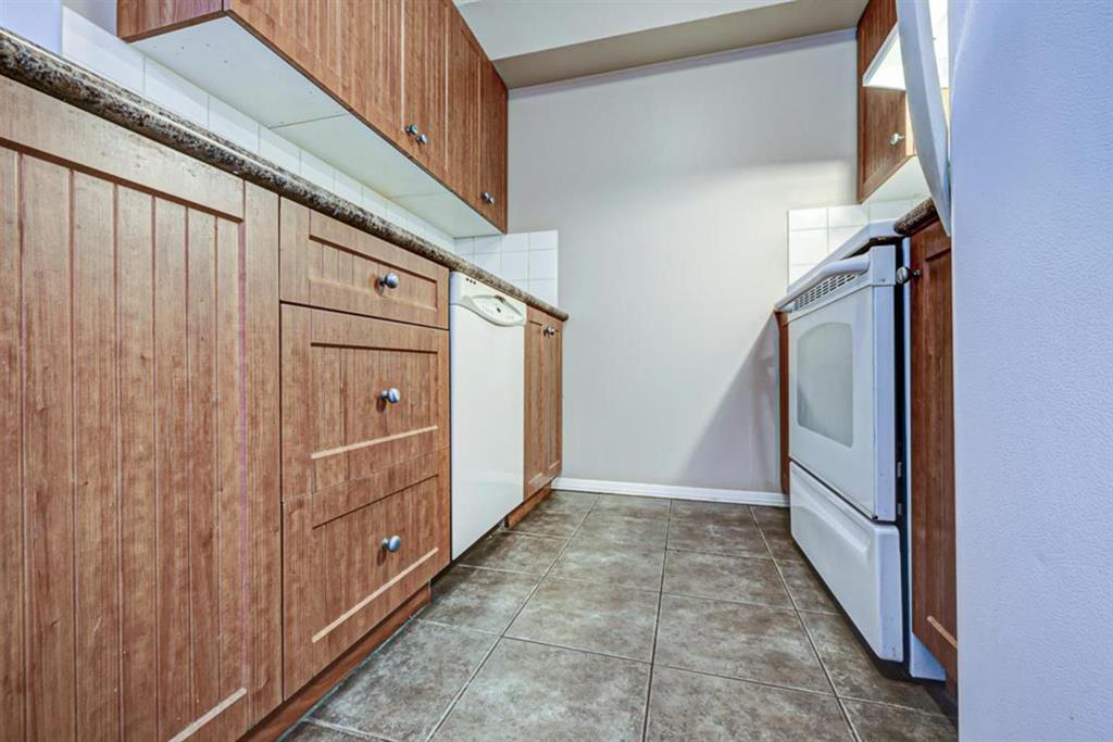 8 BRIDLECREST Drive SW, #2135