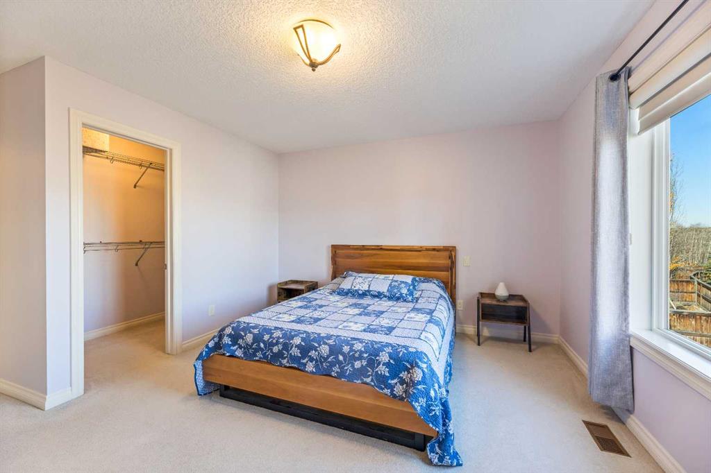 36 Aspen Hills Close SW