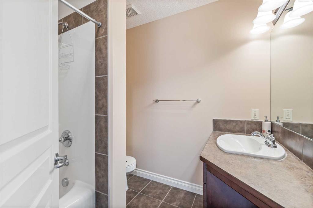 36 Aspen Hills Close SW