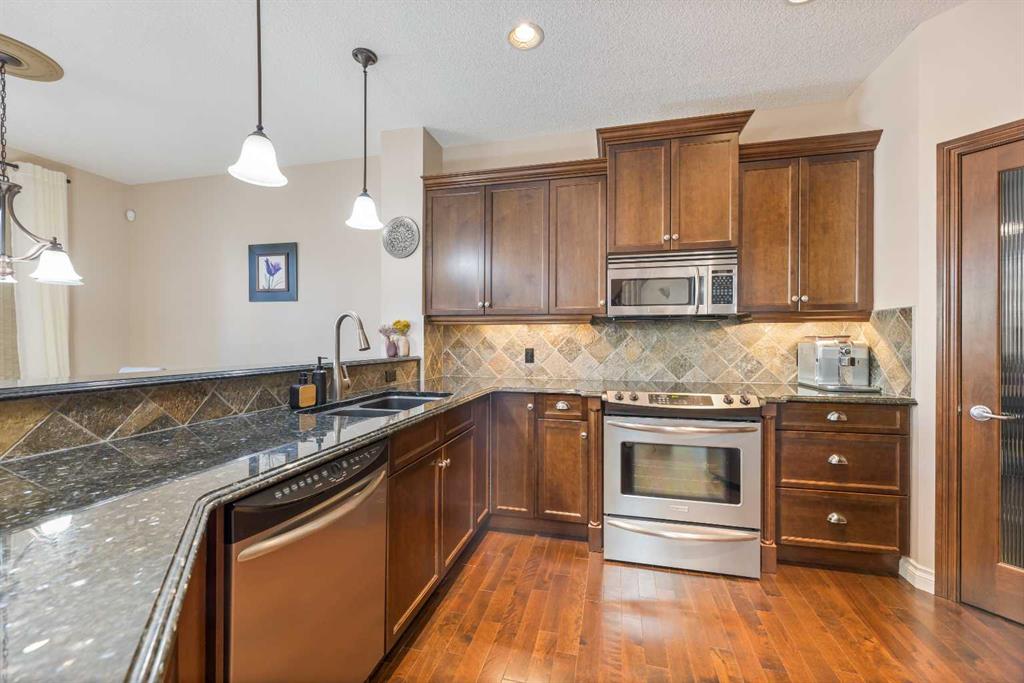 36 Aspen Hills Close SW