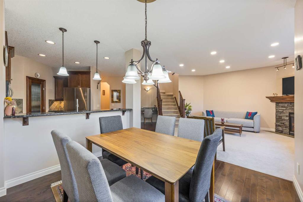36 Aspen Hills Close SW