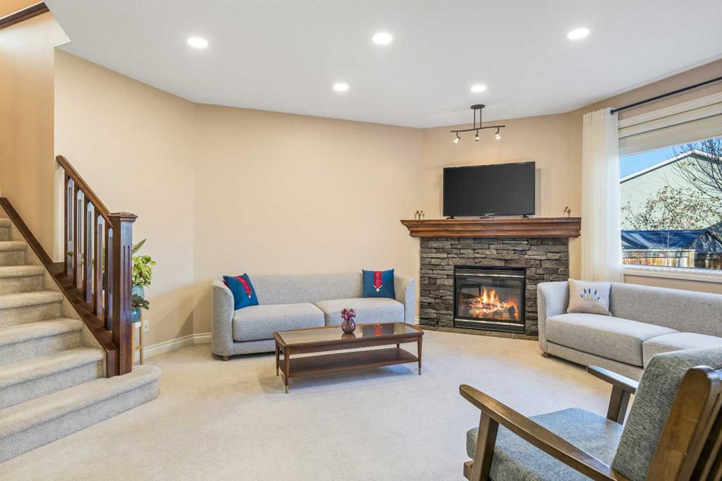 36 Aspen Hills Close SW