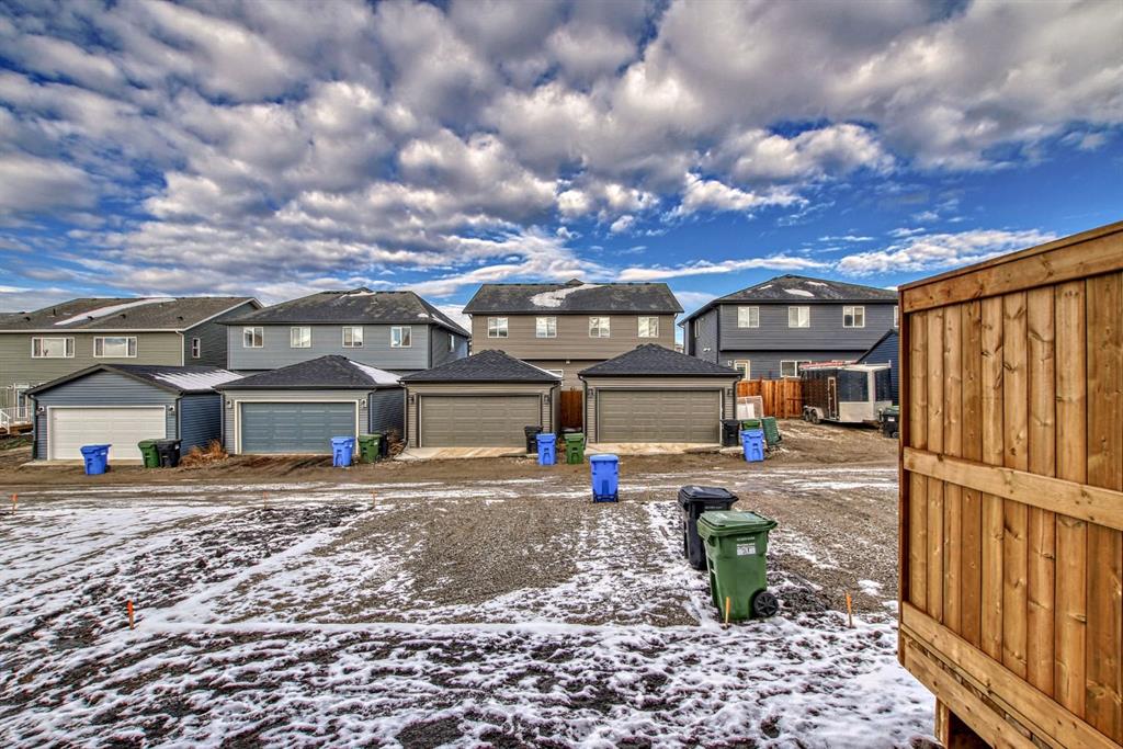 214 Legacy Reach Crescent SE