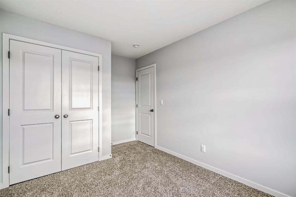214 Legacy Reach Crescent SE