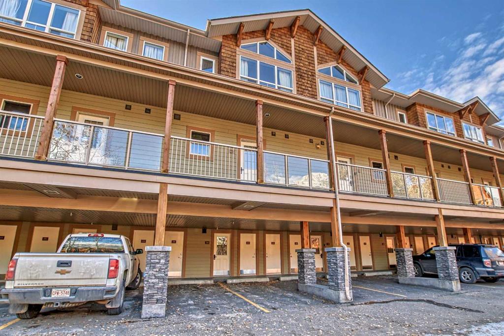 121 Kananaskis Way, #211
