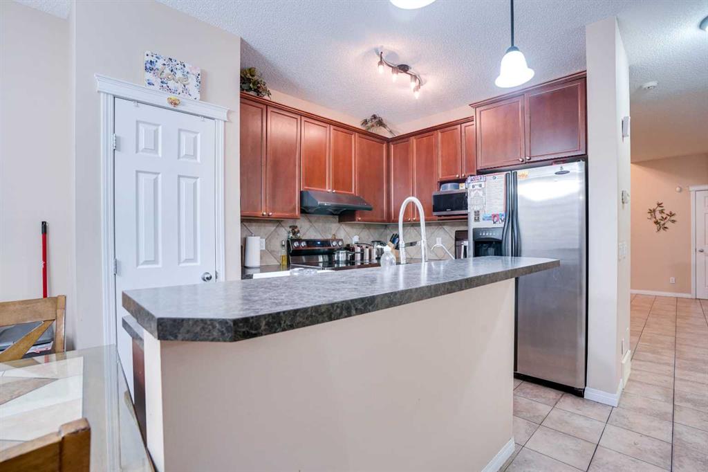 117 Saddletree Close NE