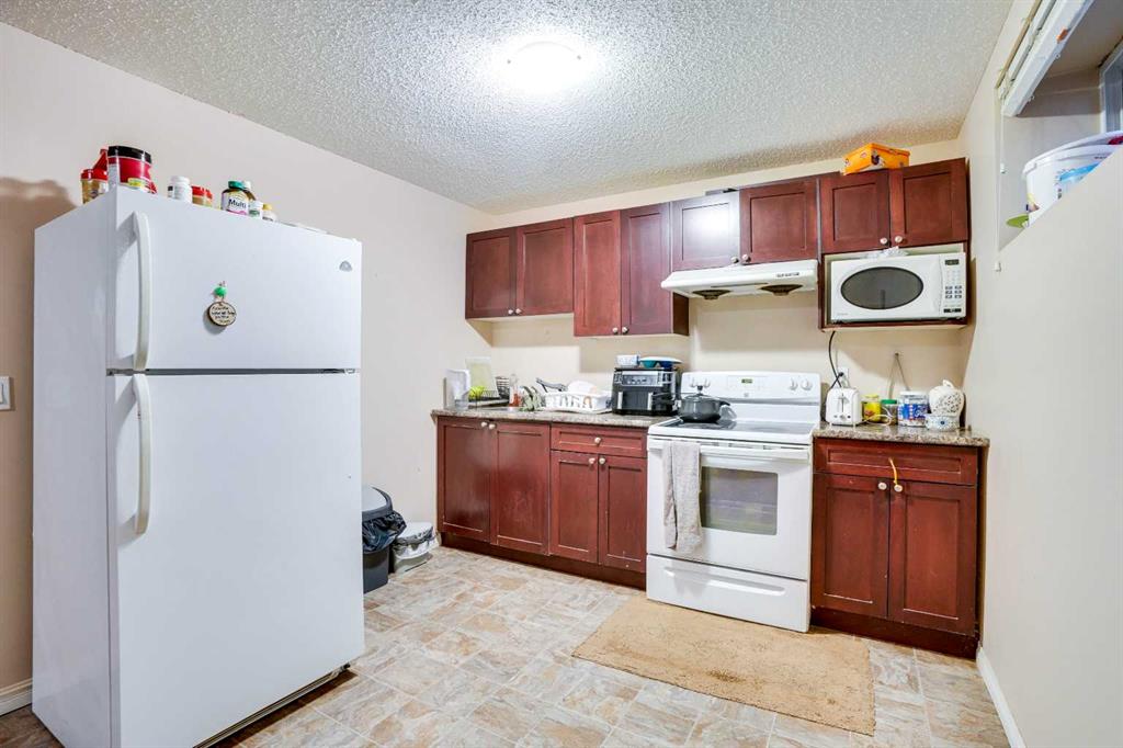 117 Saddletree Close NE