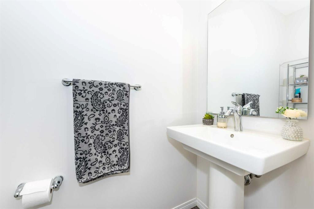 20 Cityside Manor NE