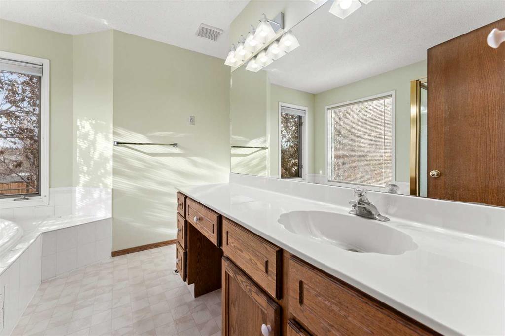 81 Sandalwood Close NW