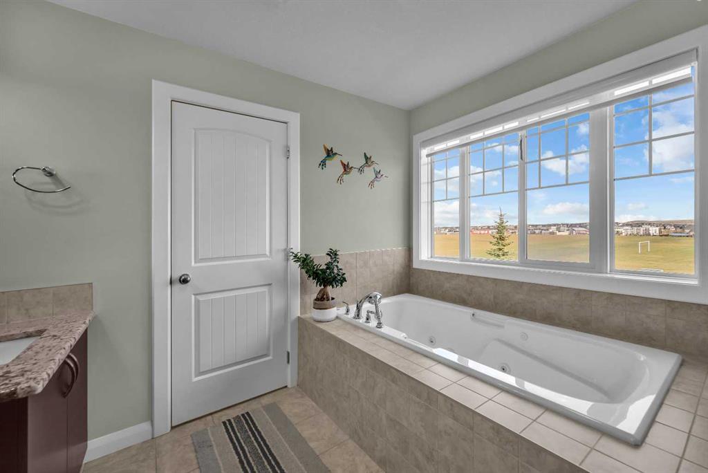 126 Evanspark Way NW