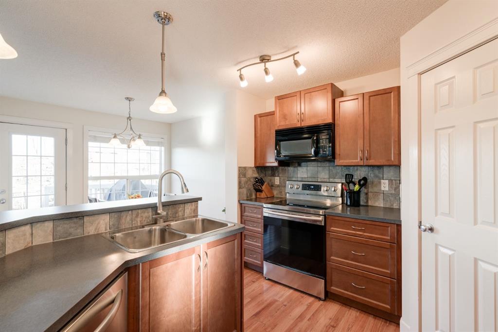 170 Evansford Circle NW