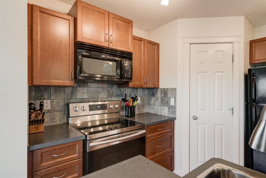 170 Evansford Circle NW